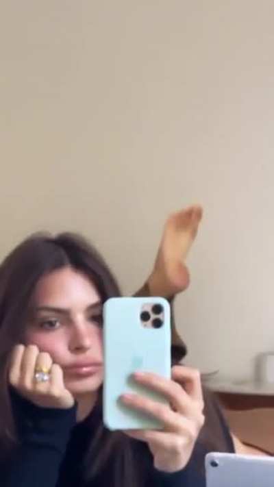 Emily Ratajkowski