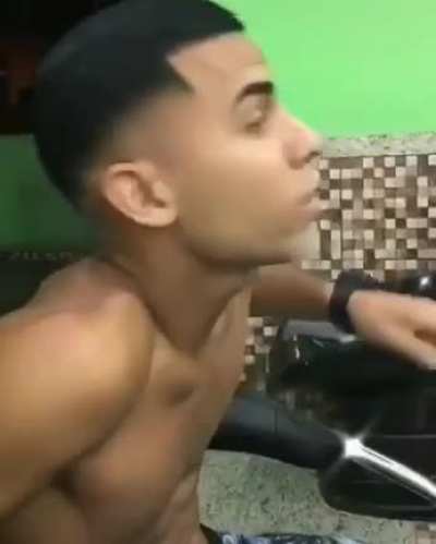 S&oacute; um tapa