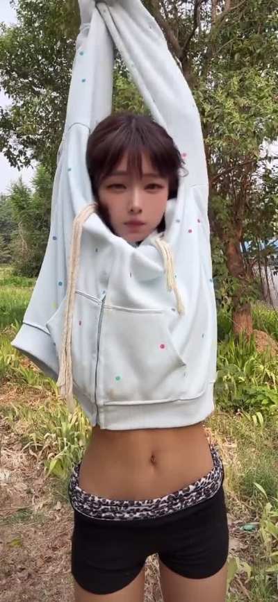 Chinese stretching 🙌 🙆&zwj;♀️