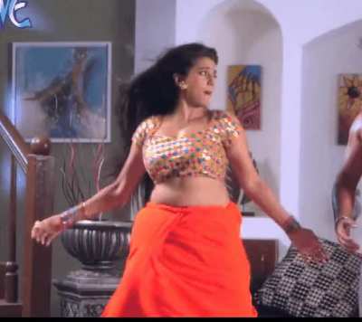 Akshara Singh mommy ki jawani