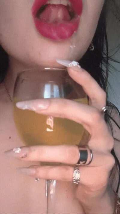 Do we have any drinkers here? 🤤