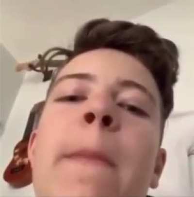 &mdash; Что случилось, сынок? &mdash; :Гневное крякание: