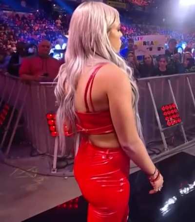 Her ass looks good in red