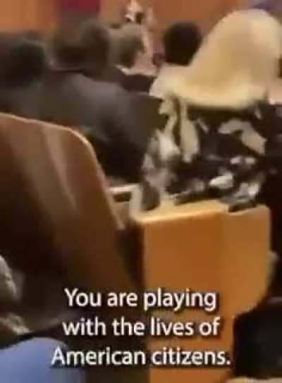Confronting former U.S. secretary of state and CIA director Mike Pompeo (warning very based)