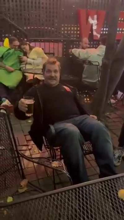 Leaning allllll the way back, WCGW?
