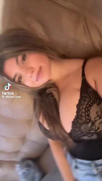 @allieee_lynn