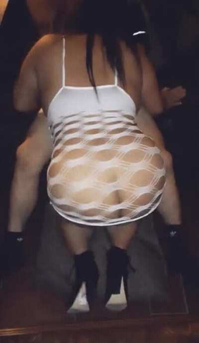 Here's some PHAT ass for you to enjoy on this lovely "Ass Wednesday!" 🍑 Fun fact: I love hooking-up with strangers and my Cuckold-Husband enjoys watching / recording. 🎉 Would you like to join us for an evening of fun and debauchery? 😈 You MUST be subscrib