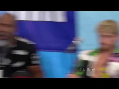 was watching this lil bored vid and i literally in tears after watching this and after the fight its even more funny