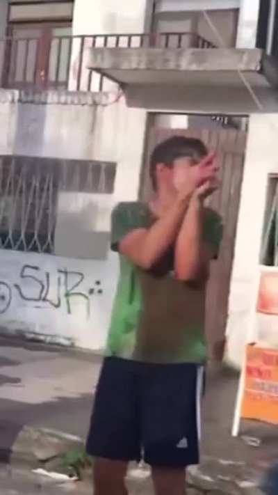 This guy's water balloon aim