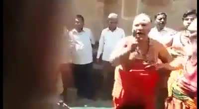 In Karnataka temple priests detained temple officials who came to collect temple hundi collection and sent the officers back saying, "Bring the money from the churches and mosques first and take from here"...! This is the justt beginning...! Let it contin