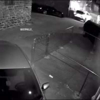 Man jumps out of a moving car during police chase and walks away in plain sight