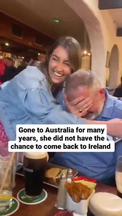 Daughter moved away and hadn&rsquo;t seen her father in years. She surprised him on his birthday&hellip;