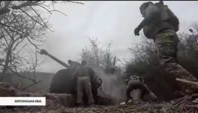 Gunners of the 126th Territorial Defense Brigade firing at Russian positions on the left bank of the Dnieper (Kherson Region) with the 122-mm howitzer D-30.  (March 2024)