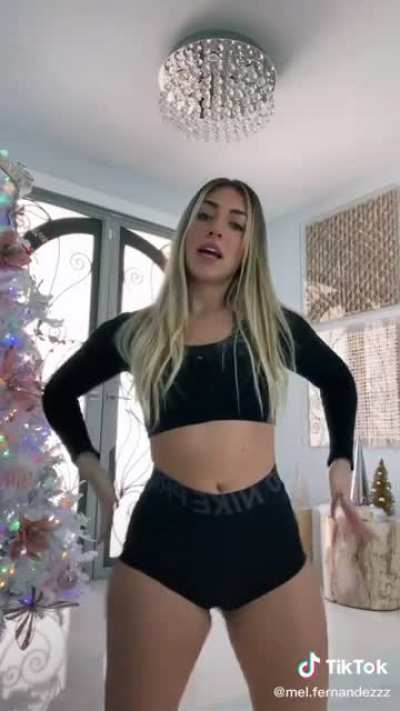 Thicc thighs 🤤