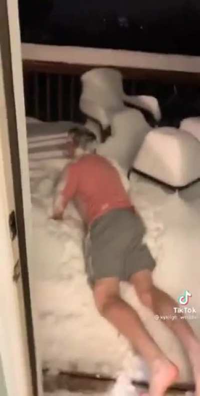 look at all the snow