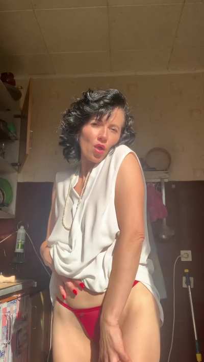 I&rsquo;m a 46/o mom of 3, would you still hit it