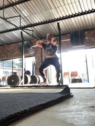 190kg Front Squat