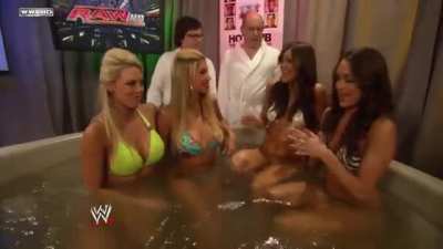 WWE RAW - Hot Tub Challange! (Brie Bella, Nikki Bella, Rosa Mendes, Tiffany)