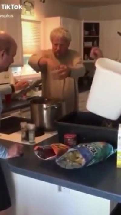 Cooking lobsters with Boris