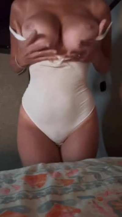 Let me be your sexy &ldquo;MILF next door&rdquo; Onlyfans 70% off 💋🫶💋(link in comments) 