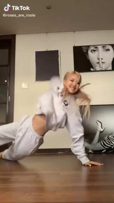 210404 Ros&eacute; TikTok Update