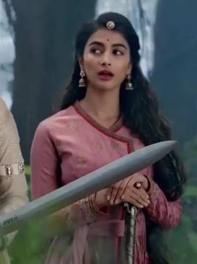 Pooja Hegde - queen