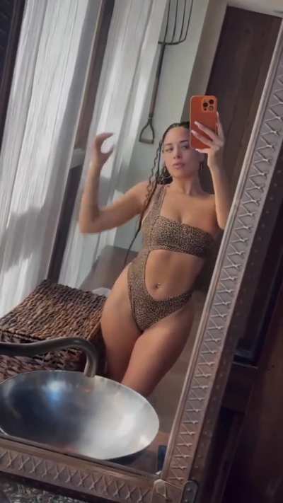 Bikini babe 