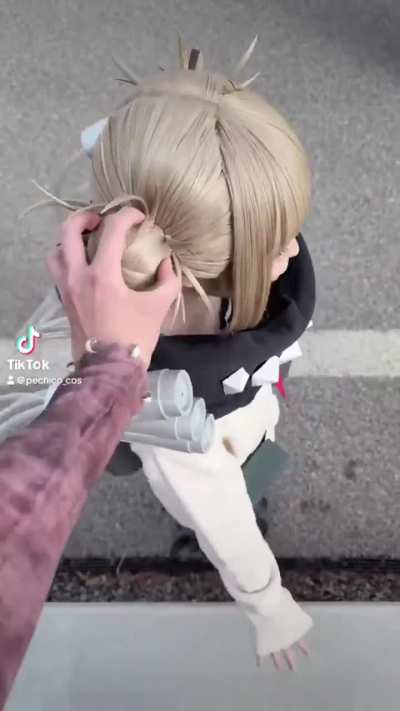 Caught Toga-chan [by @pechico_cos]