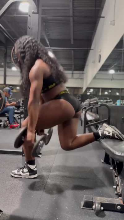 Ladies this your sign to go to the gym 🏋🏾&zwj;♀️