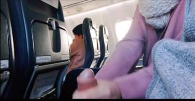 Handjob on a plane next to people , why not 😇😈