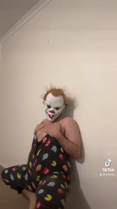 I don&rsquo;t even know how to explain this video&hellip; Pennywise gone wild? What is wrong with my for you page! Haha