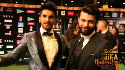 Ranveer fangirl-ing over Fawad Khan. Why is he like this 😂