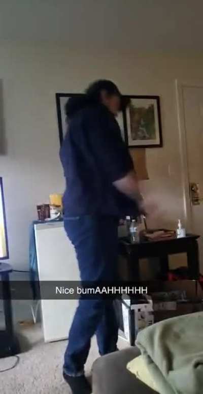 A failed attempt at creepin on the booty