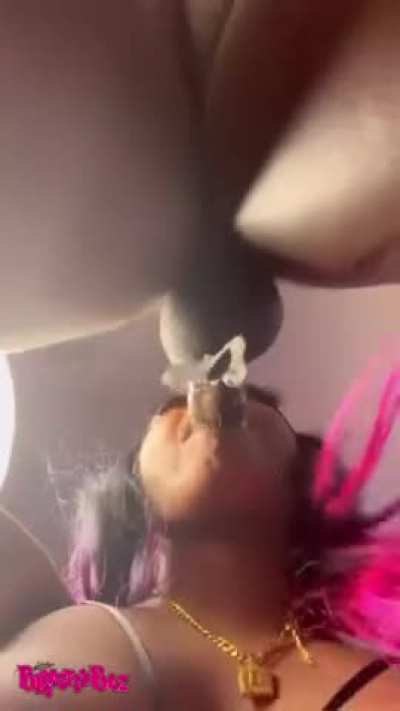 Sucking dick is her favorite hobby 🤤🥺 full vids 15.88 Gb in comments 👇🏾