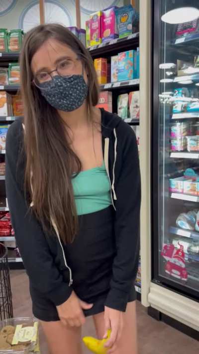 Don’t worry, I pre purchased the banana [GIF]