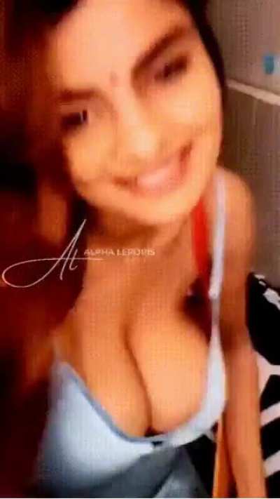 Anveshi jain nip slip