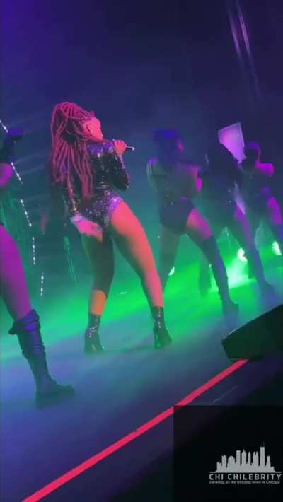 Some clips from Chloe performing