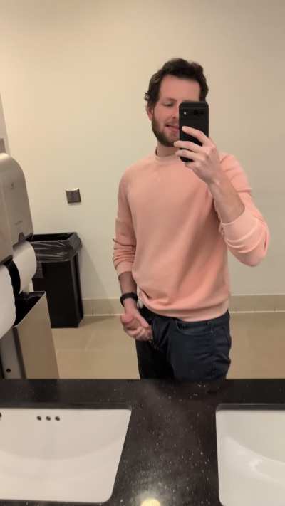 Just a quick show in the office bathroom 😏