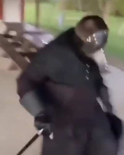 Dok recibiendo su quincena