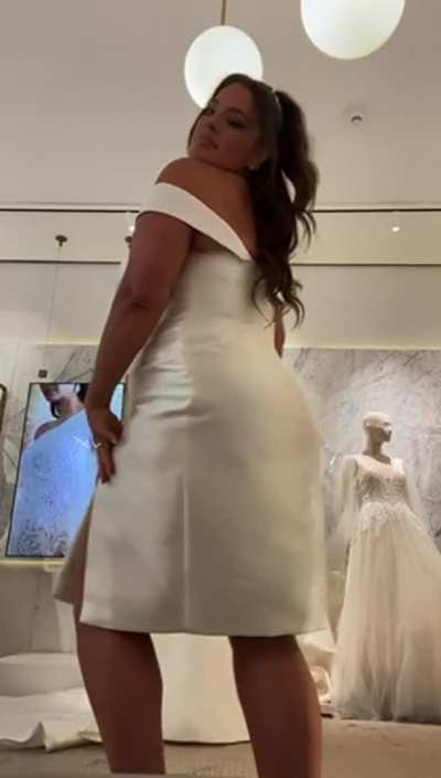 What a goddess!! She&rsquo;s so hot!!