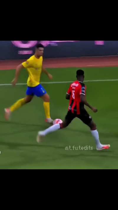 &ldquo;Ronaldo stopped dribbling since 2008&rdquo; literally Ronaldo at 40 years old: