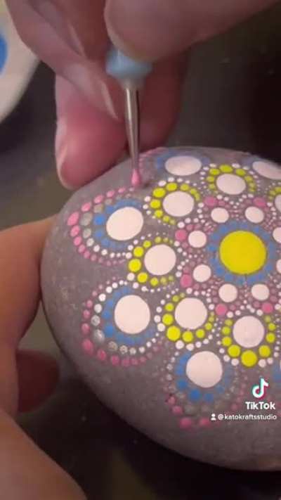 Some calming dots. I love how dots fit together, it&rsquo;s kind of like a puzzle I&rsquo;m making up as i go.