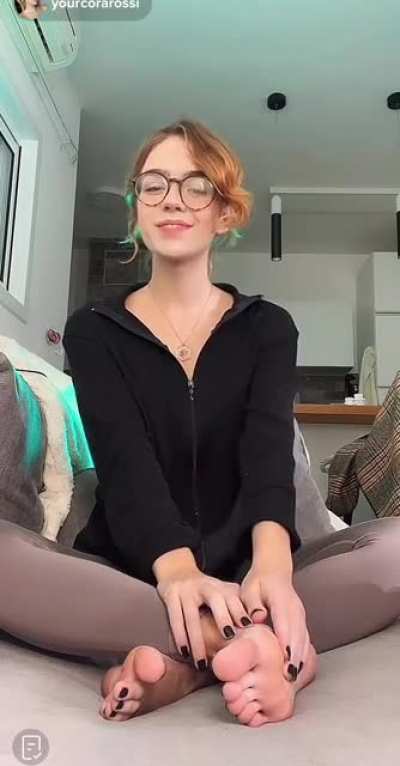 Corarossi counting down from 5 seconds until you cum for her