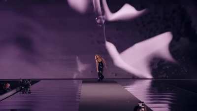 "Supermodel is Back" Le D&eacute;fil&eacute; L'Or&eacute;al Paris (Paris Fashion Week 2024) FHD