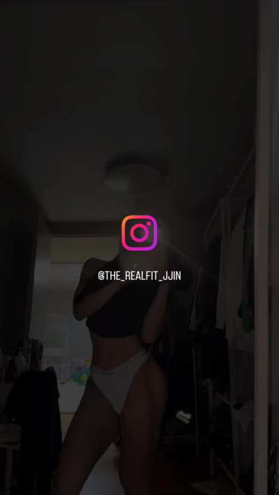 Muscular butt flex