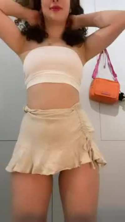 can you tell that I&rsquo;ve not got any panties on?