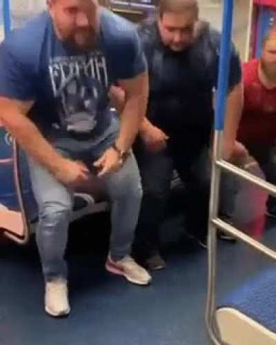 Man man spreading