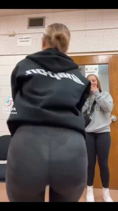 In yo face