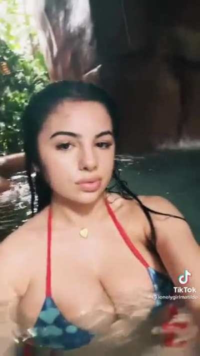 Would you skinny dip w/ her?