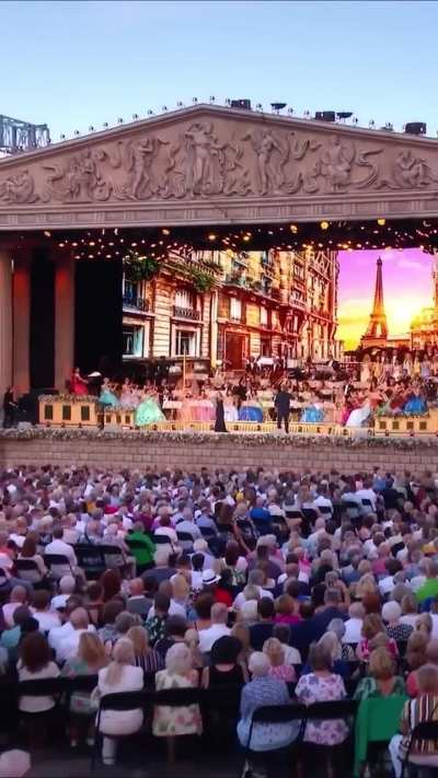 15 yo Dutch singer Emma Kok stuns audience by singing &ldquo;Voil&agrave;&rdquo; - Barbara Pravi